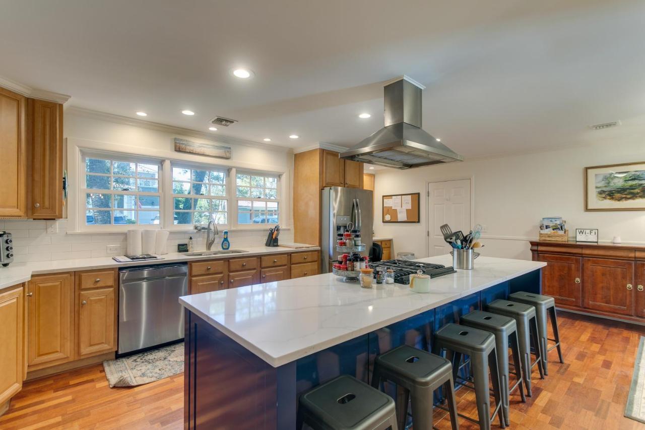 Spacious St Simons Island Vacation Rental With Pool! St. Simons Island Eksteriør billede